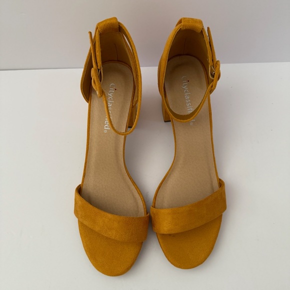 Cityclassified Shoes - Mustard Faux Suede Block Heels Size 9 Buckle Strap Soft Girl Brunch Cottage NEW